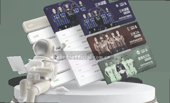 一群人在光影中判断卡片内容